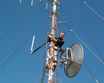 Installer on wireless network tower